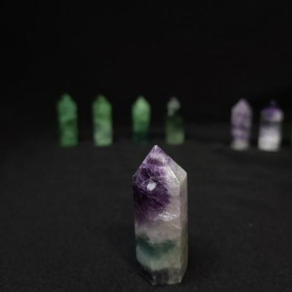Beautiful faceted Fluorite Points - Picture 8 of 14